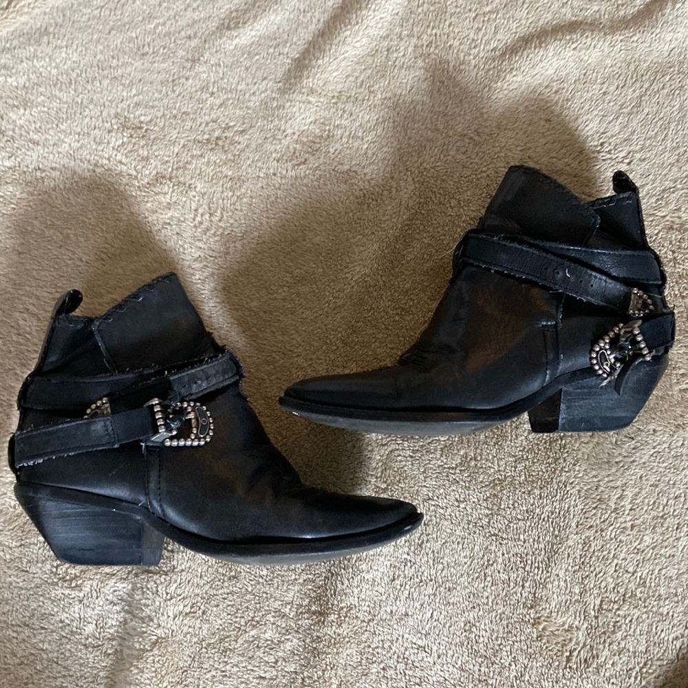 Zodiac ankle cowboy boots.  Broken in vintage and ready for line dancing